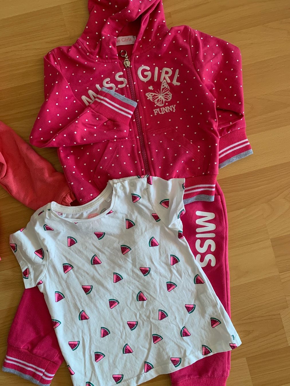 Lotti & Set di vestiti: Baby Kleider Grösse Grösse 86 – Usato da Moosseedorf venduto da SDmedia 2