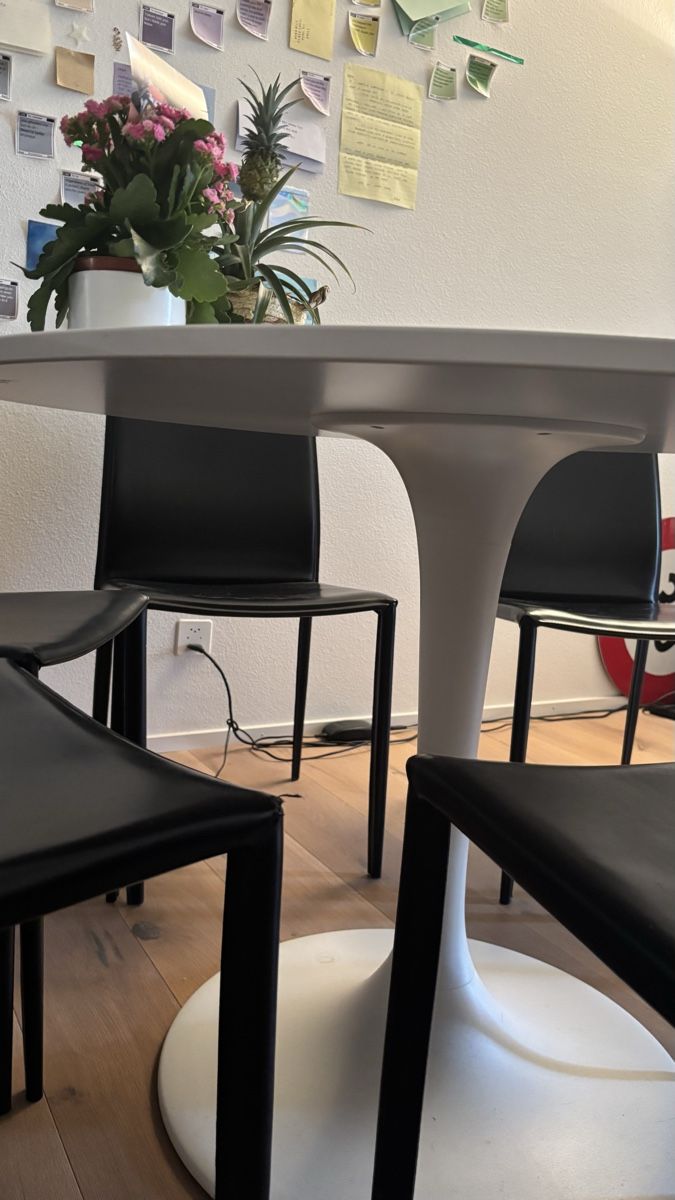 Ikea Set de table et chaises: Runder Esstisch mit Stühlen – D'occasion à Bern par din_5jwz 1