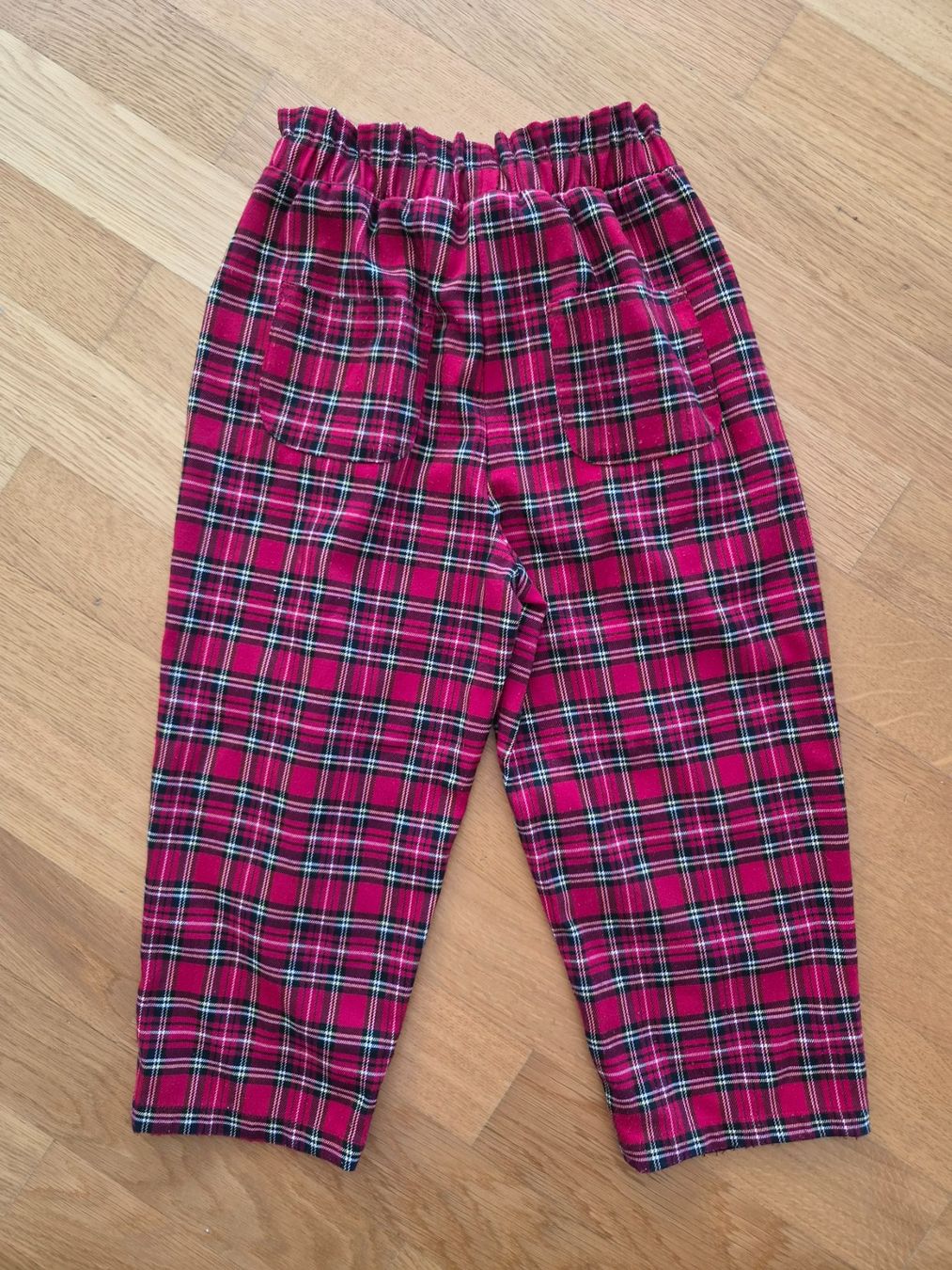 Next Pantaloni: Rote Hose Next Gr 110 – Usato da Zumikon venduto da daryona 1