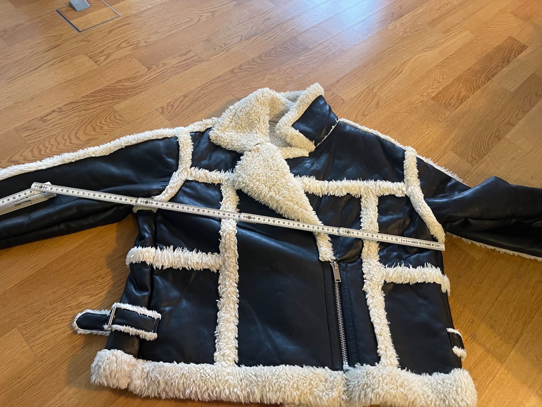 Giacche: Jacke Schwarze Jacke mit Teddyfutter Gr. L – Usato da Rüschlikon venduto da leo_mwz2 9