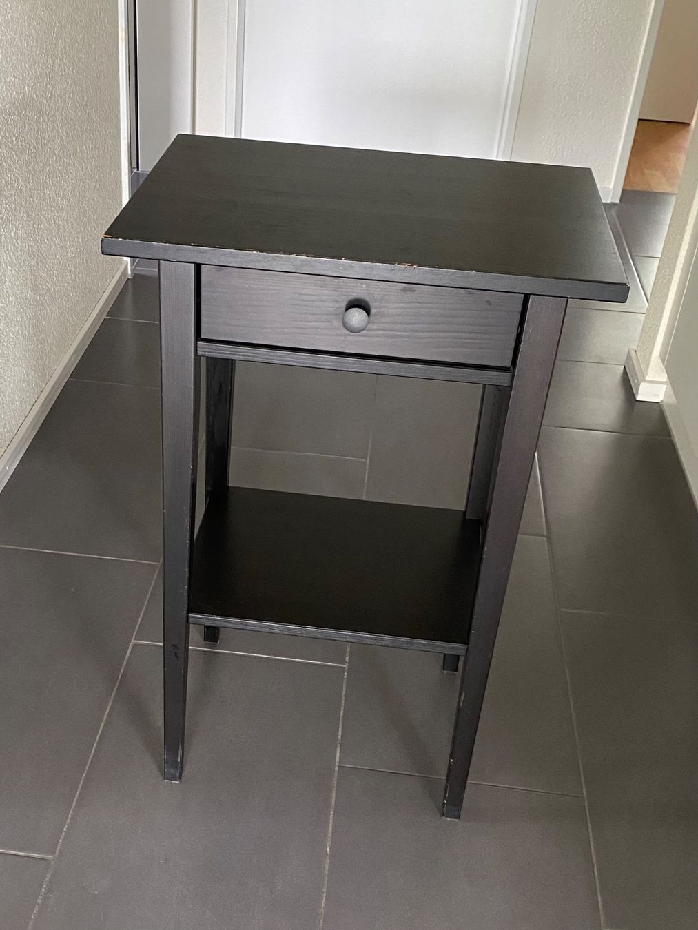Comodini: Nachttisch IKEA Hemnes schwarz – Usato da Alchenflüh venduto da smart- 1