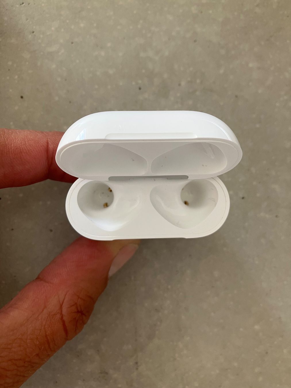 Apple Casques audio: APPLE AIRPODS 4 CASE ANC – D'occasion à Lausanne par mr.v 3
