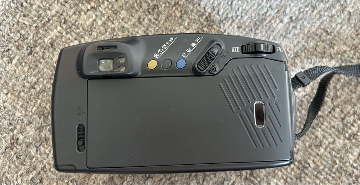 Pentax Fotocamera: Kompakte Pentax Zoom 105R – Usato da Gondiswil venduto da shaenu 2