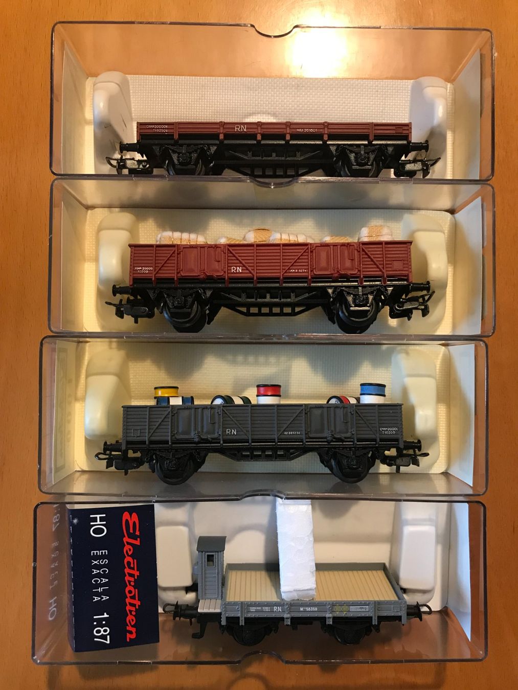 Modellini di ferrovie: 4x Electrotren RN/RENFE Güterwagen – Usato da Luzern venduto da mey_s13