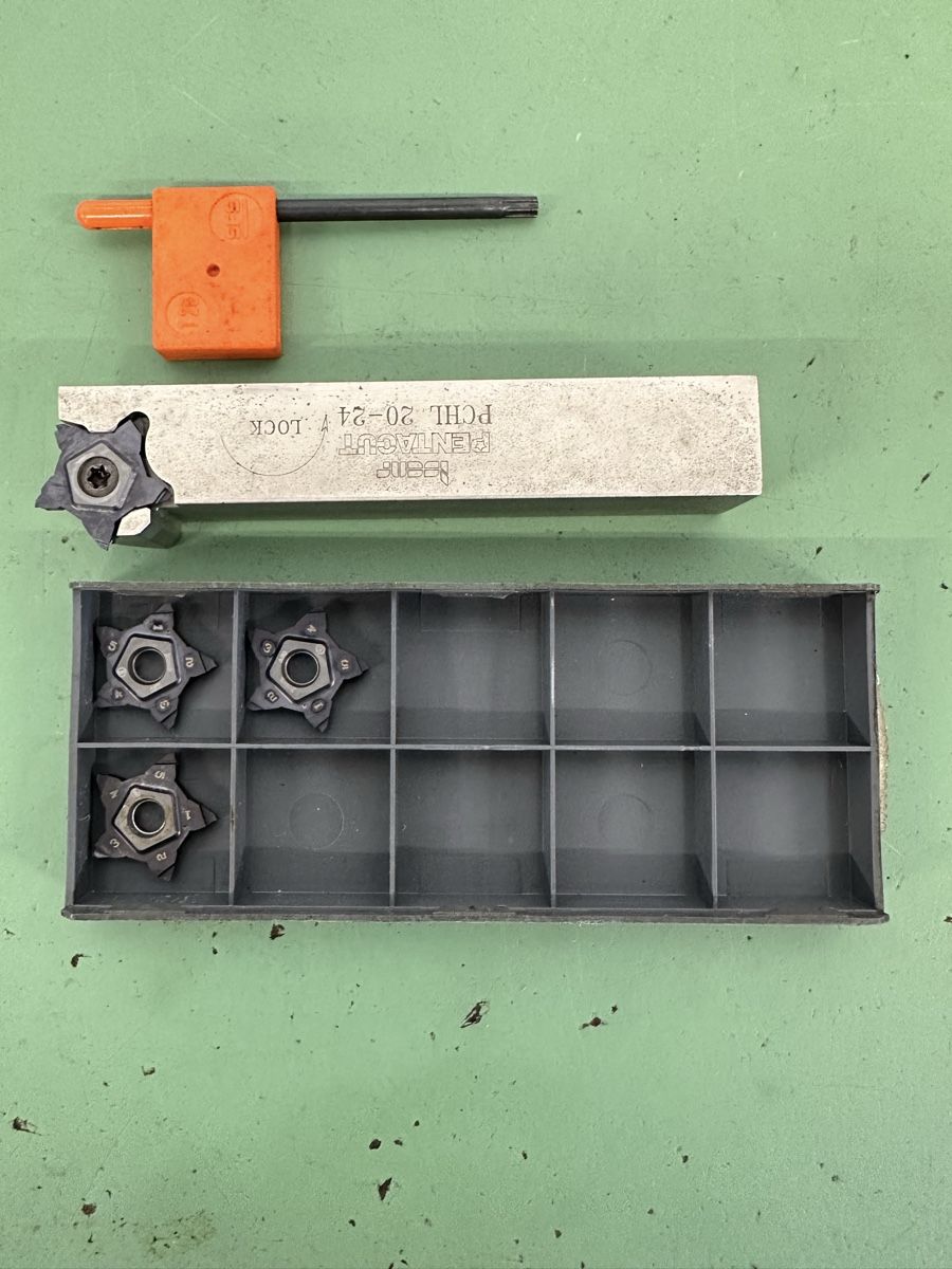 Tutti gli attrezzi: Drehhalter, Iscar Pentacut Insert Set PCHL 20-24 + Inserts – Usato da Aarberg venduto da SNMachines