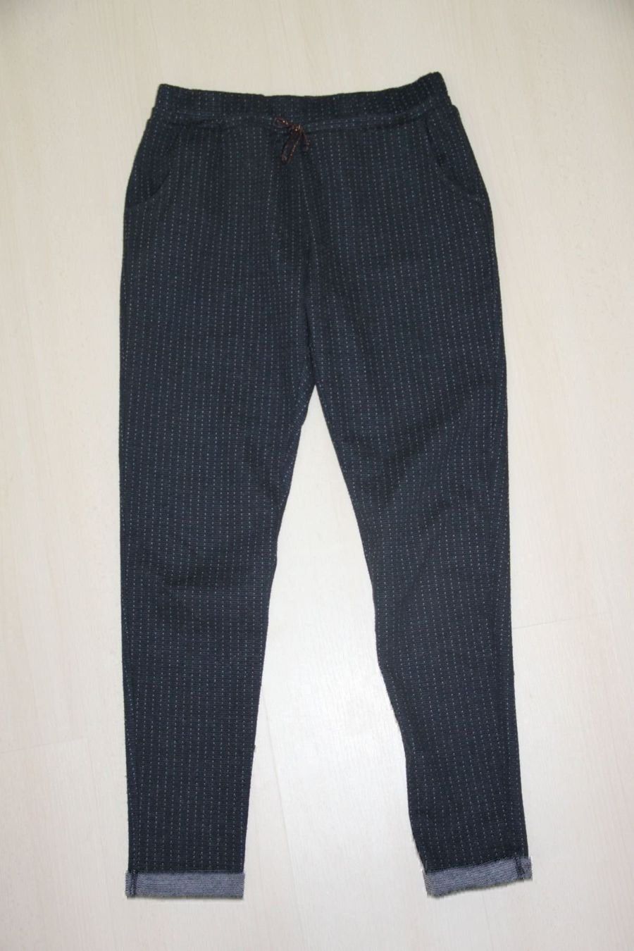 Mango Pantaloni: Bequeme und elegante Hose von Mango Gr. 164 – Usato da Walterswil SO venduto da peiper2