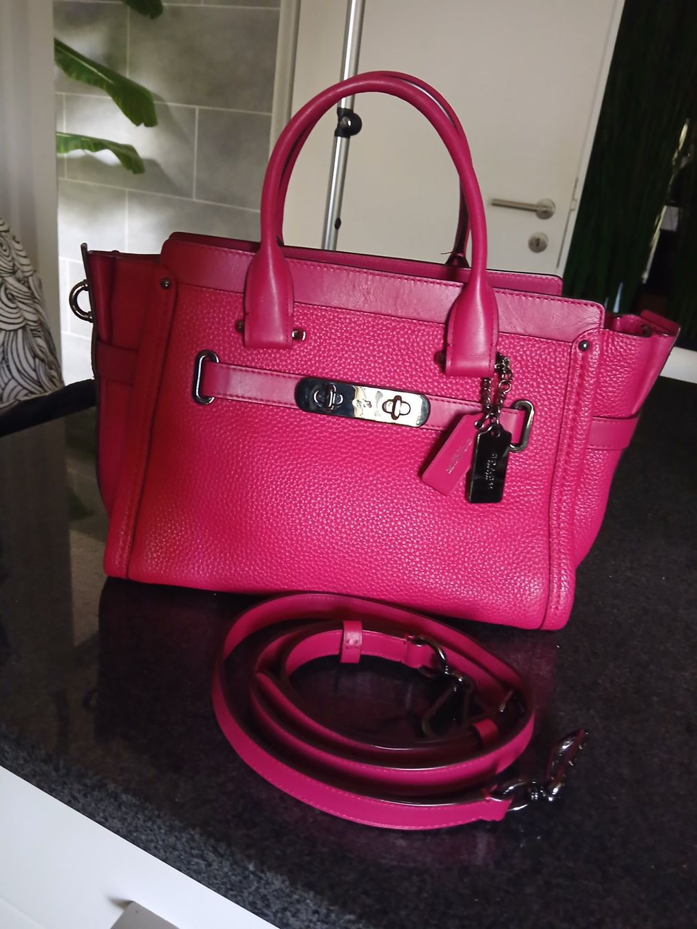 Coach Taschen für Damen: Sac Coach Swagger 32 – Neu (gemäss Beschreibung) aus Puidoux von kit_z2fp
