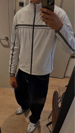 Nike Jacke Grösse L weiss mit Streifen guter Zustand
