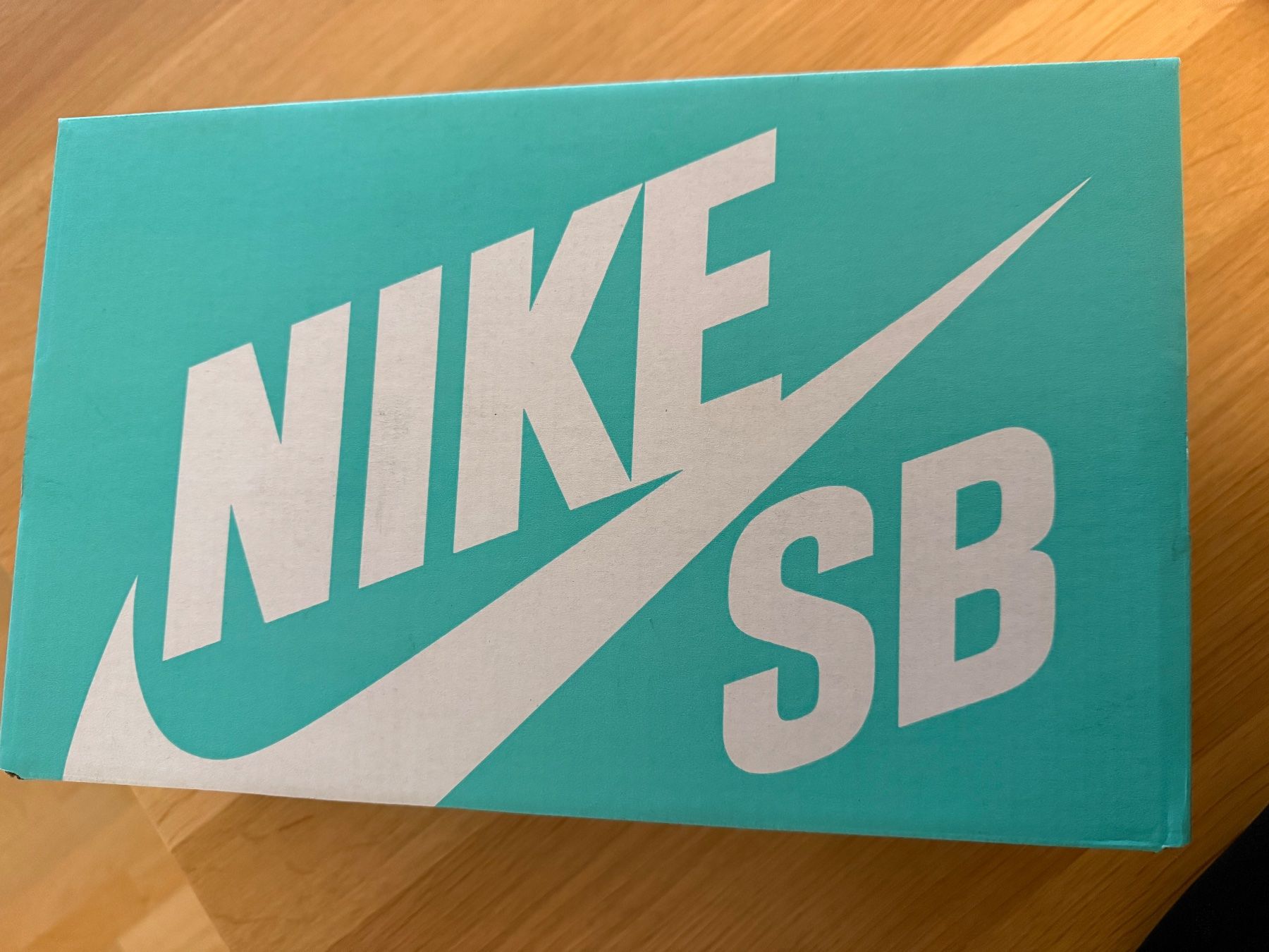 Nike Scarpe da uomo: Nike SB Dunk Low Pro, Grösse 42.5 black, grey & white – Usato da Basel venduto da Rouge. 8