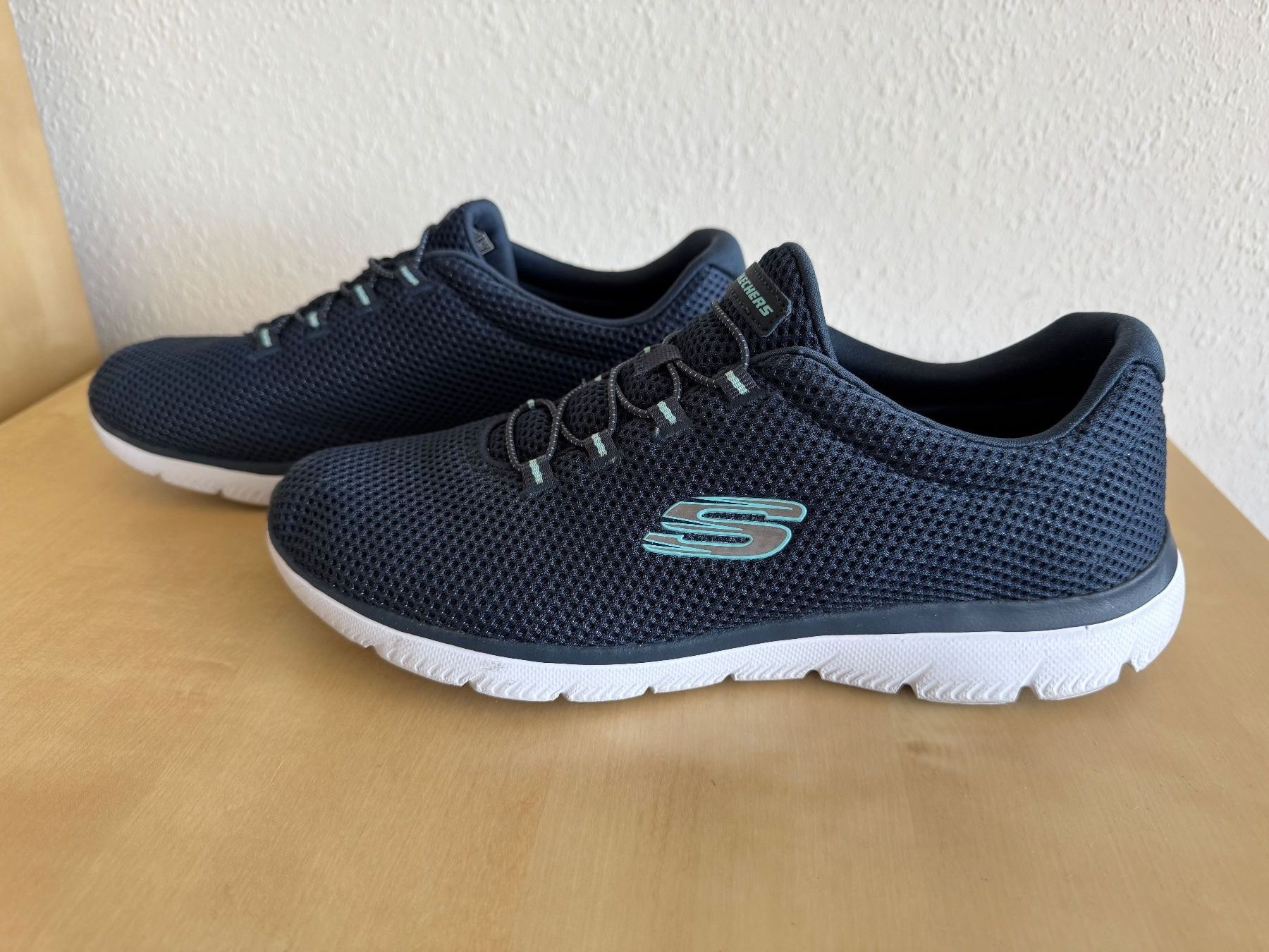 Skechers Scarpe da donna: SKECHERS MEMORY FOAM – Usato da Luzern venduto da Ankerli 1