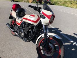 Kawasaki GPZ 1100 / 83