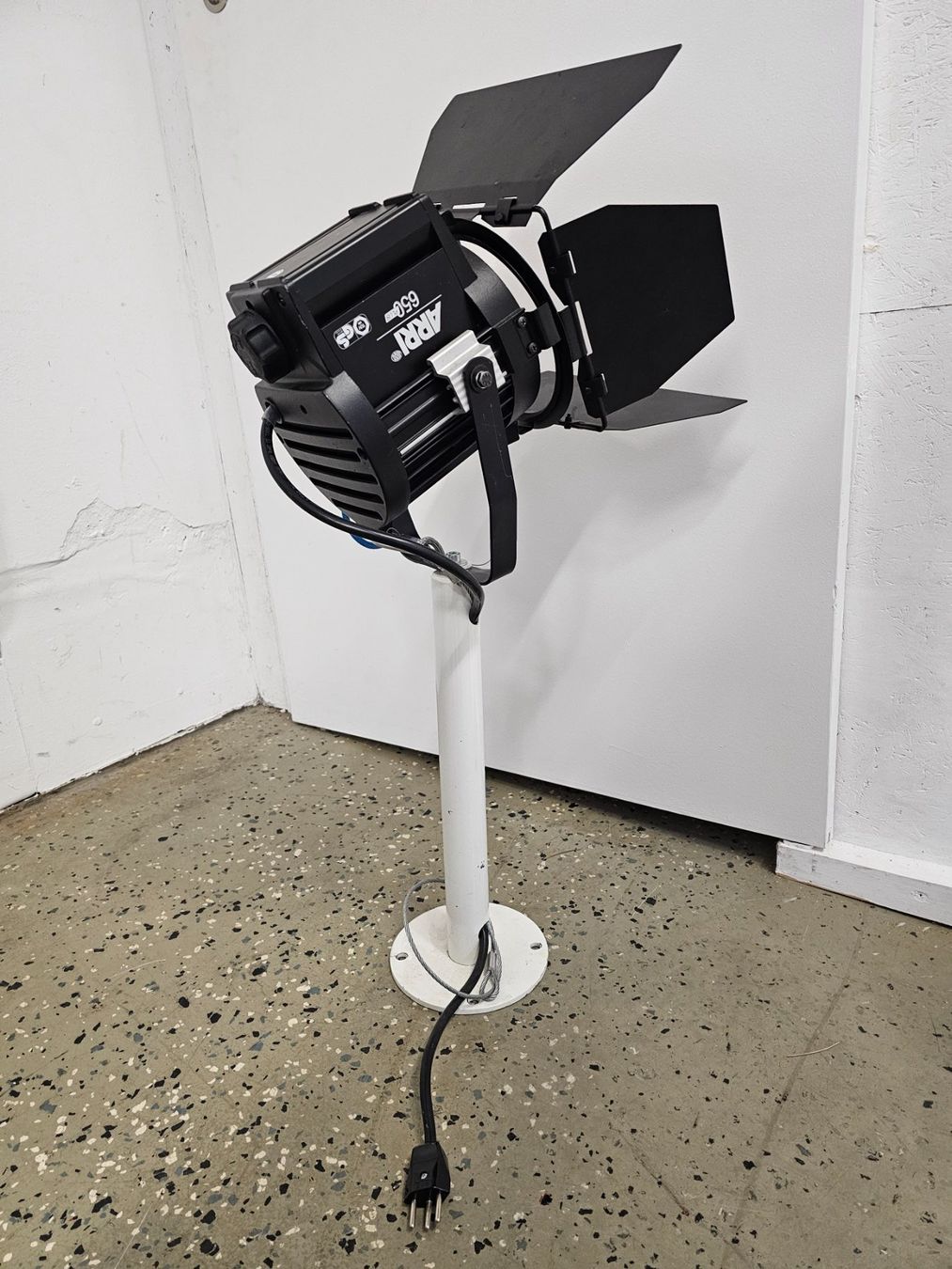 Arri Fari: Arri 650 Plus Theater-Scheinwerfer – Usato da Neuhausen venduto da PBMG 4
