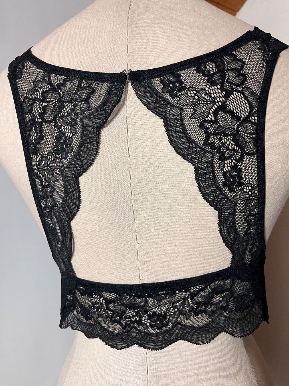 Altra biancheria intima: PETITE FLEUR, Spitzen-Bralette, Grösse 85B, Farbe Schwarz – Nuovo e nell'imballaggio originale da Rudolfstetten venduto da gst_g7xl 4