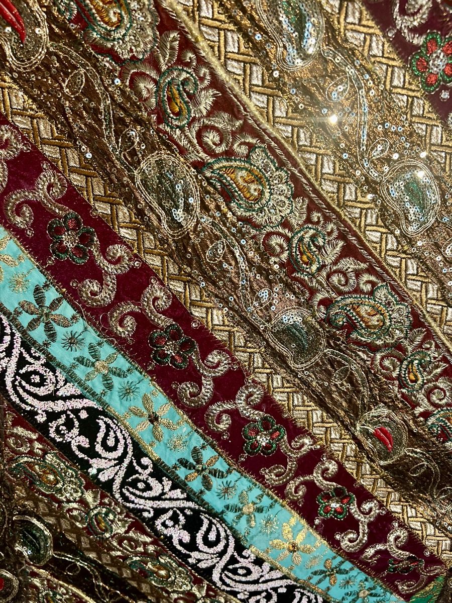 Stoffe: Tenture indienne ou chemin de table, brodée à la main – Neu (gemäss Beschreibung) aus Genève von DELIRBEADS 5