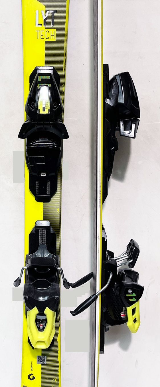 Head Skis: HEAD V-SHAPE V8  LYT    156 cm; eine Saison gebraucht – Gebraucht aus Brüttisellen von SkiverkaufStepan 2