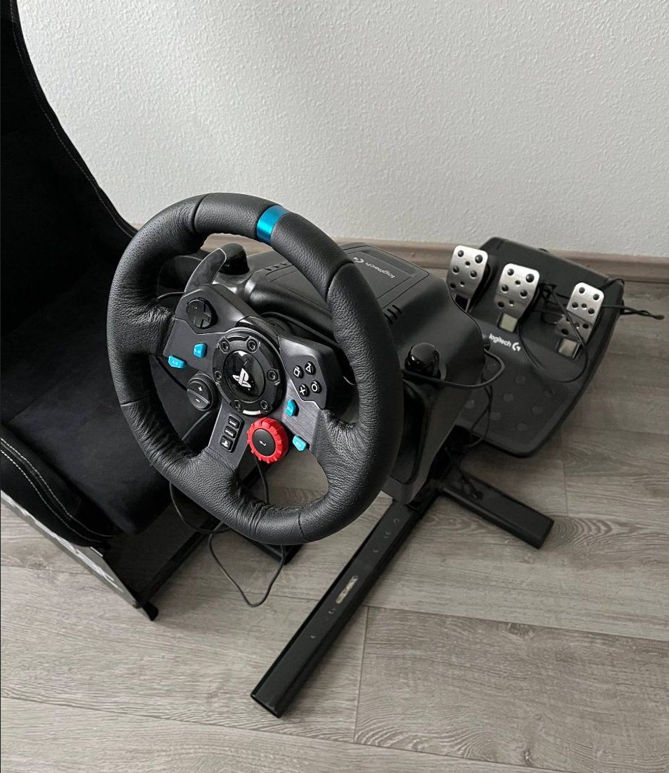 Logitech Controller: Playseat avec volant Logitech G29 – Usato da Le Locle venduto da mar_sv2p