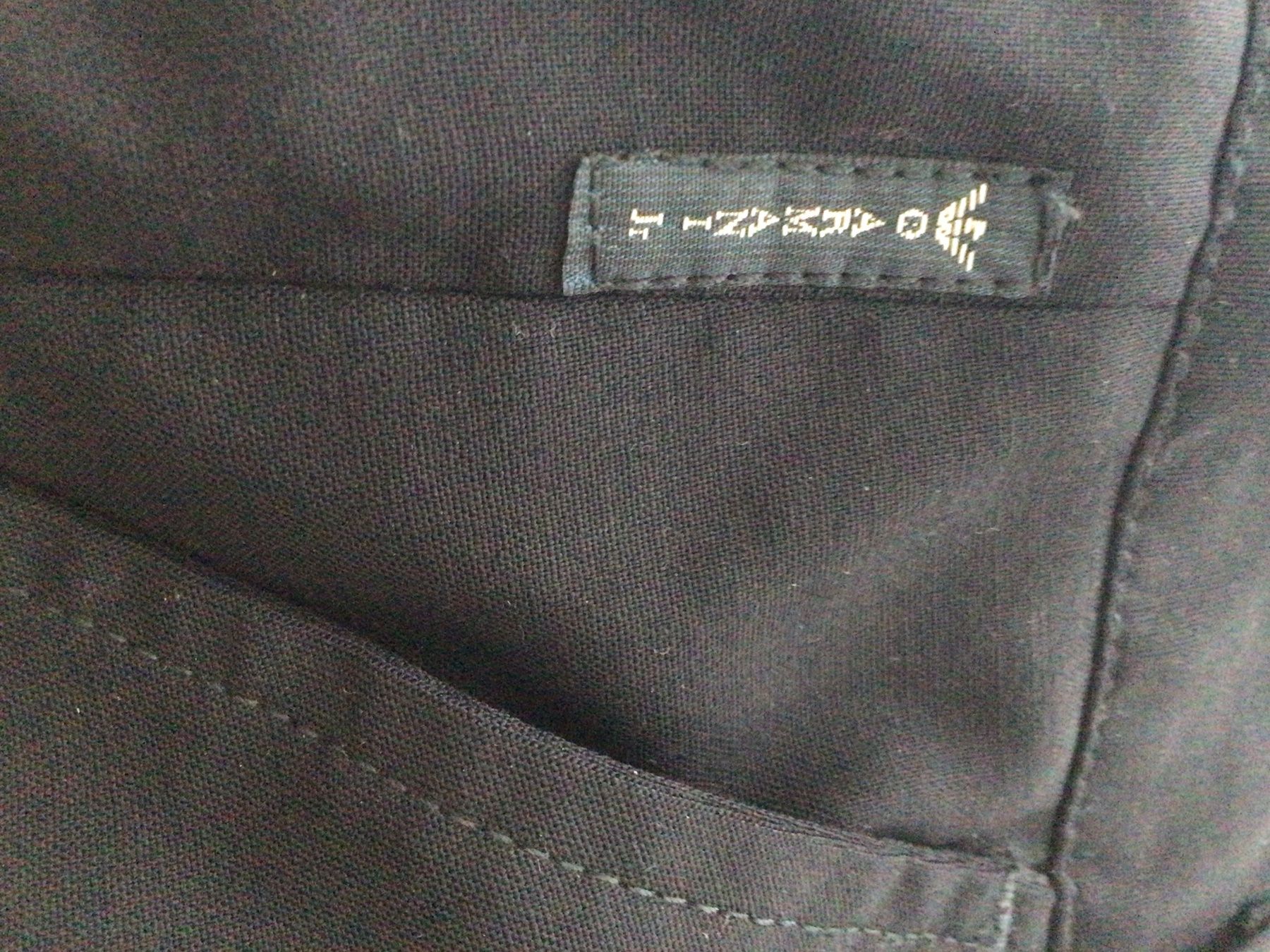 Armani Pantaloni: Designer Armani Gr. 8 – Usato da Rickenbach SZ venduto da Montagmorgen12 4