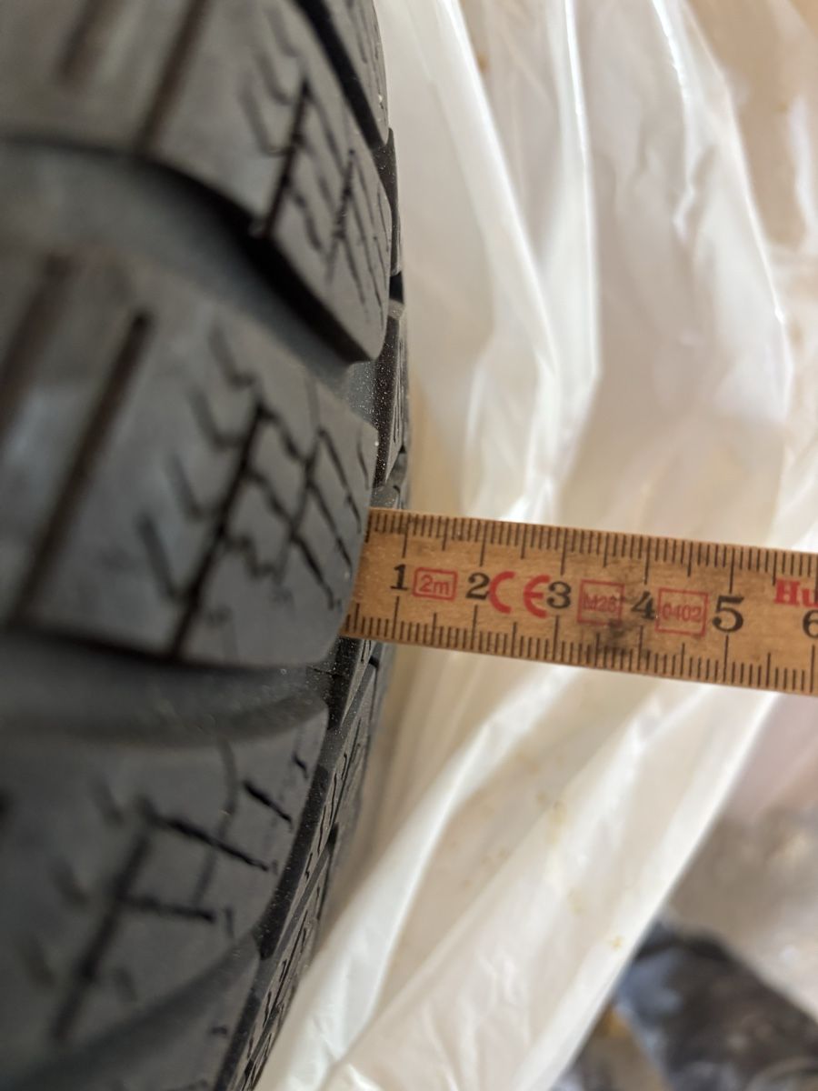 Pneus & Roues: Winterreifen 225/45 R17 9IH – D'occasion à Gretzenbach par Dixy12
