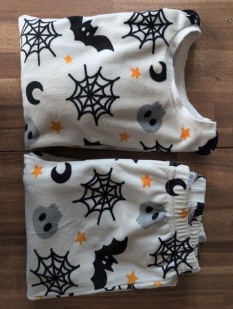 Pyjama set. stitch und Halloween gr 116/122