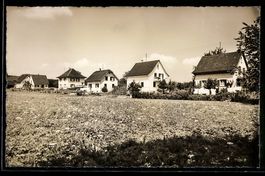 Birr /Aargau, Reihen von Wohnhäusern am