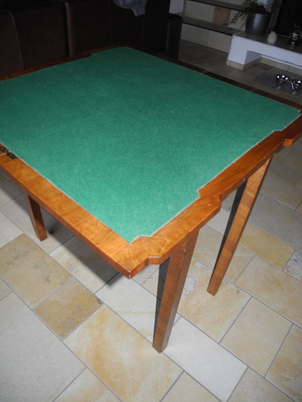 Tische: Antiker Spieltisch klappbar mit Nussbaumfurnier – Gebraucht aus Madiswil von miglan 7
