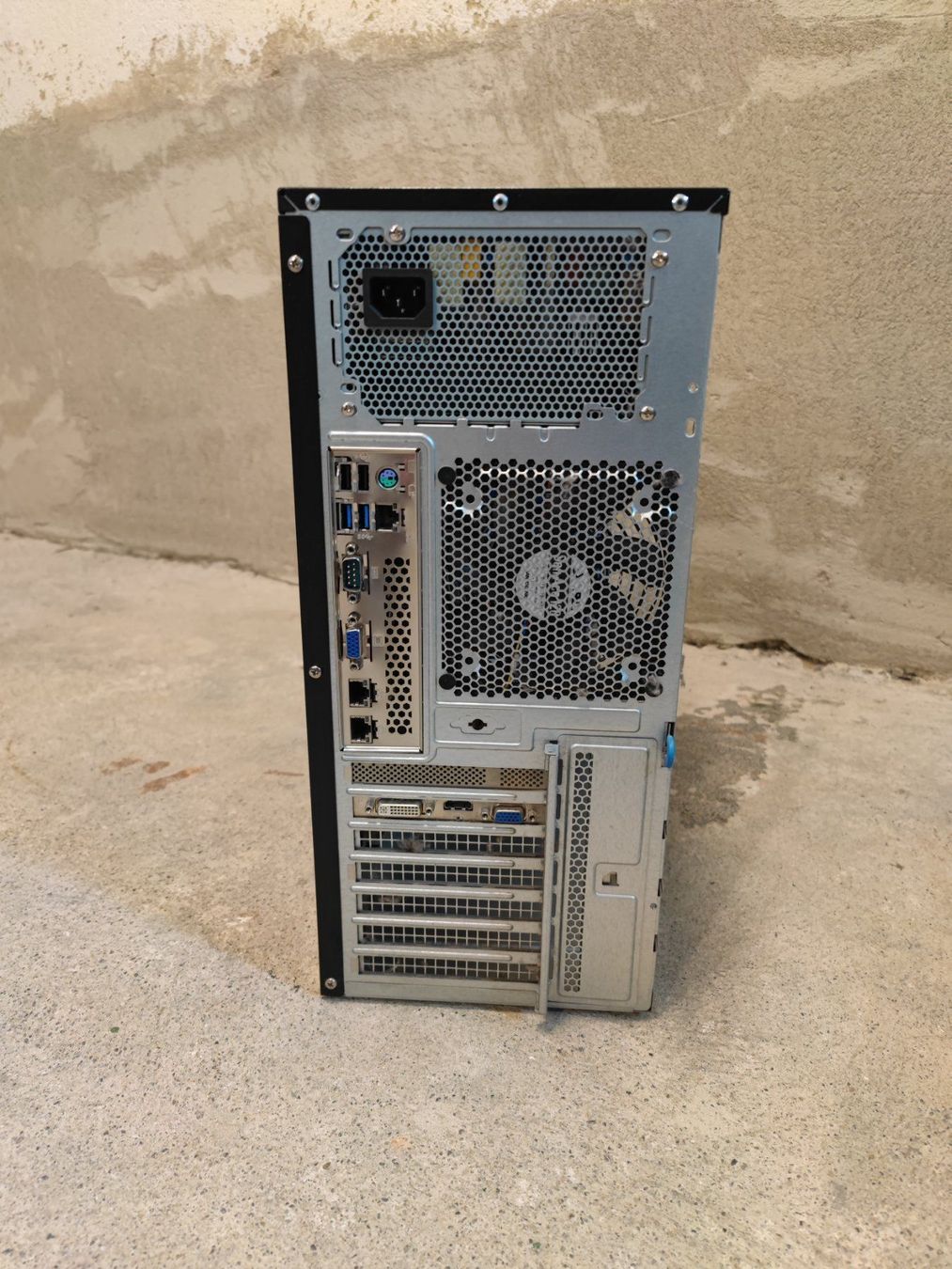 Supermicro Server: Supermicro Server (Intel E3, 32GB, LSI RAID) – Usato da Zürich venduto da initfour 2