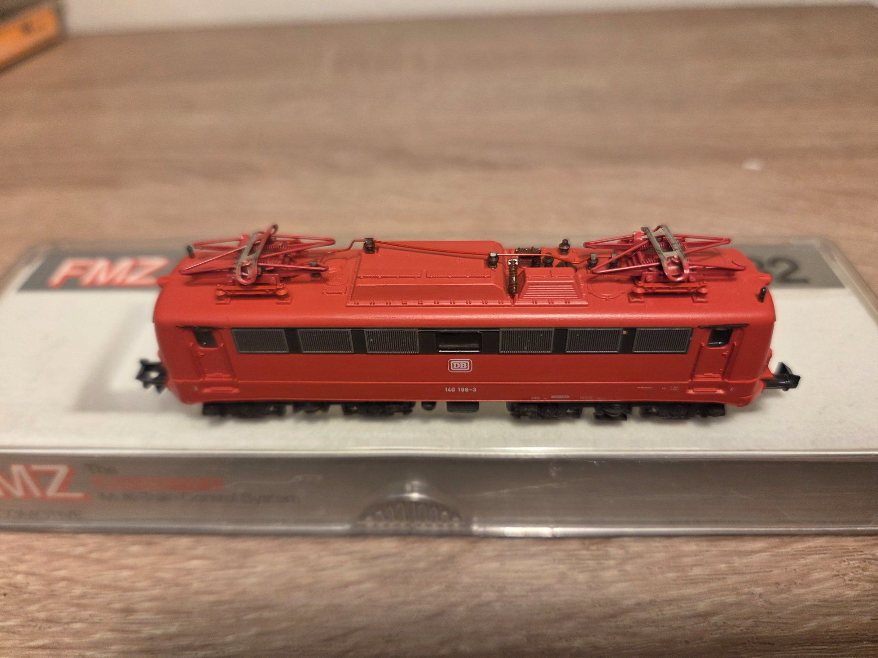 Fleischmann Modellini di ferrovie: Fleischmann N FMZ 67332 E-Lok BR 140 DB Digital – Usato da St-Aubin-Sauges venduto da Lo_Go 4