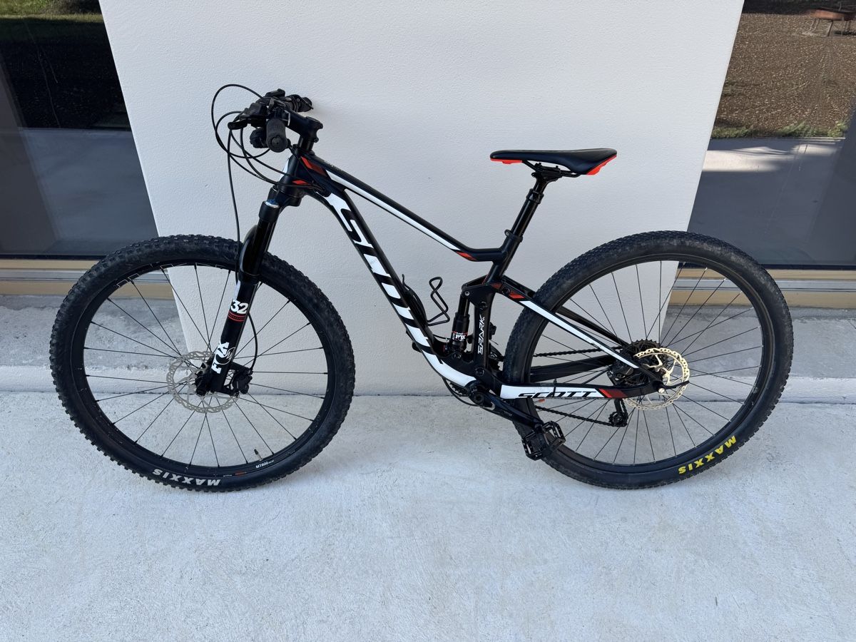 Scott Velos: VTT Scott Spark 910 roues 29" carbone fully – Gebraucht aus Sonvilier von Swiss2615 1
