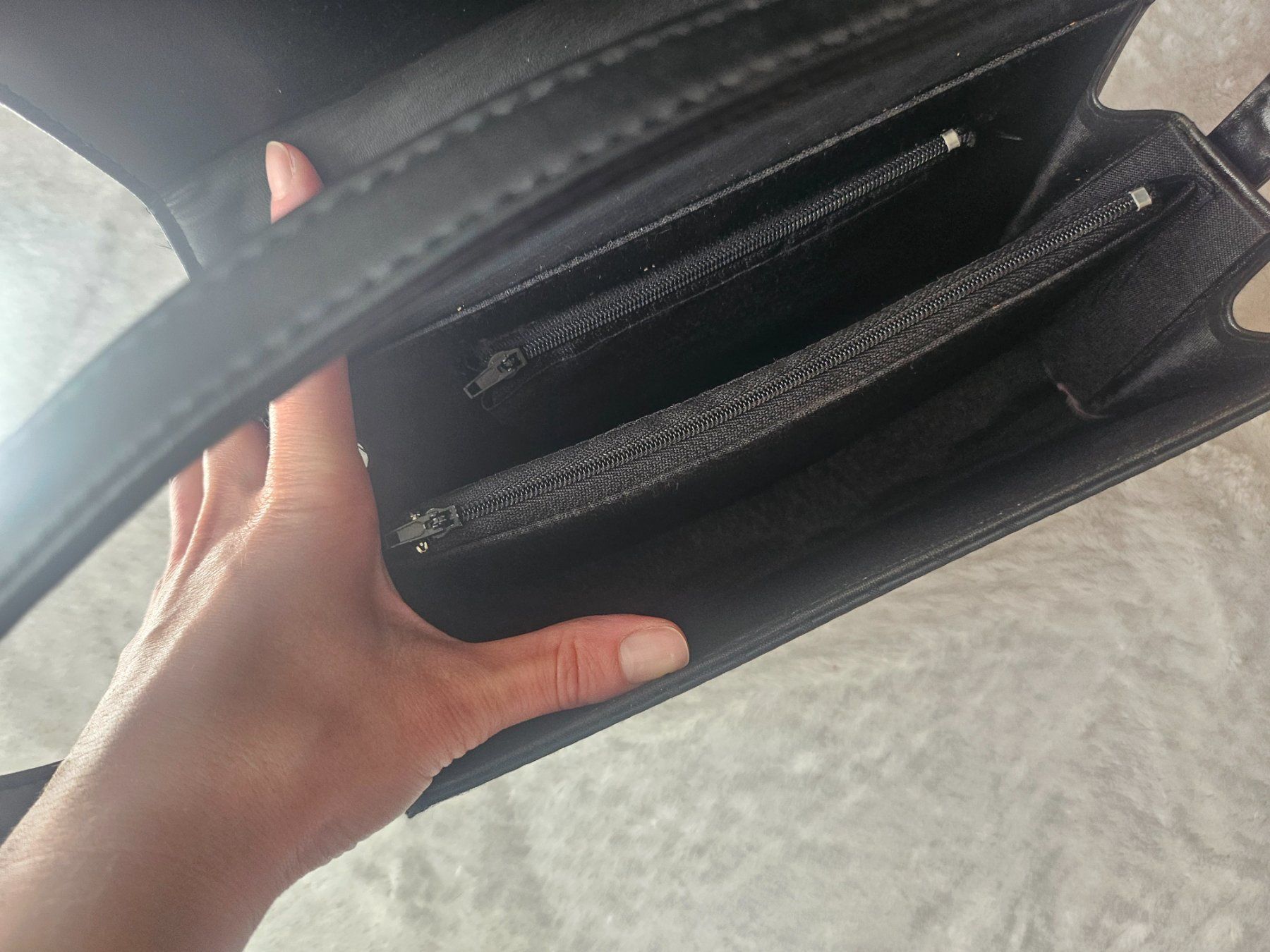 Borse da donna: Schwarze Handtasche Vintage – Usato da Bettlach venduto da Anschyellie 4
