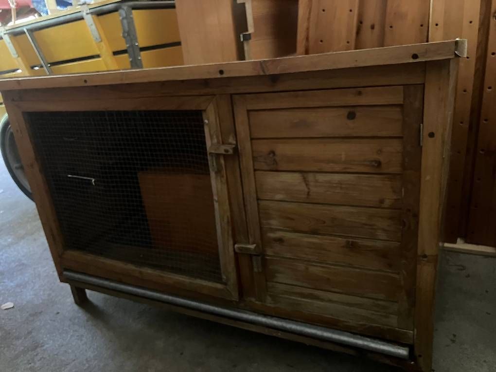 Cages, transport & sécurité: Kleintierstall – D'occasion à Biel/Bienne par ste_m2mj