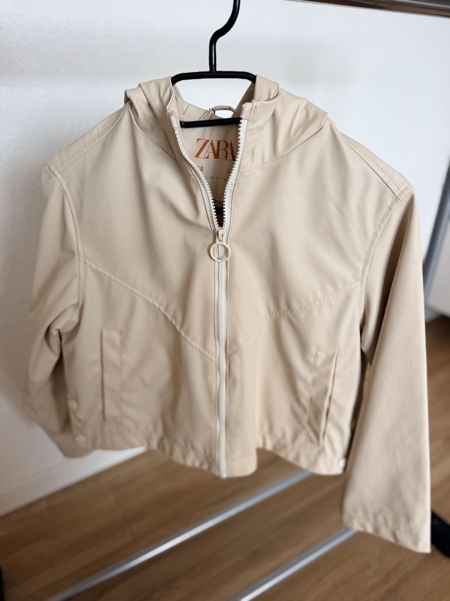 Zara Giacche & Cappotti: Veste imperméable taille 140 – Usato da Villars-le-Grand venduto da Eva_1986