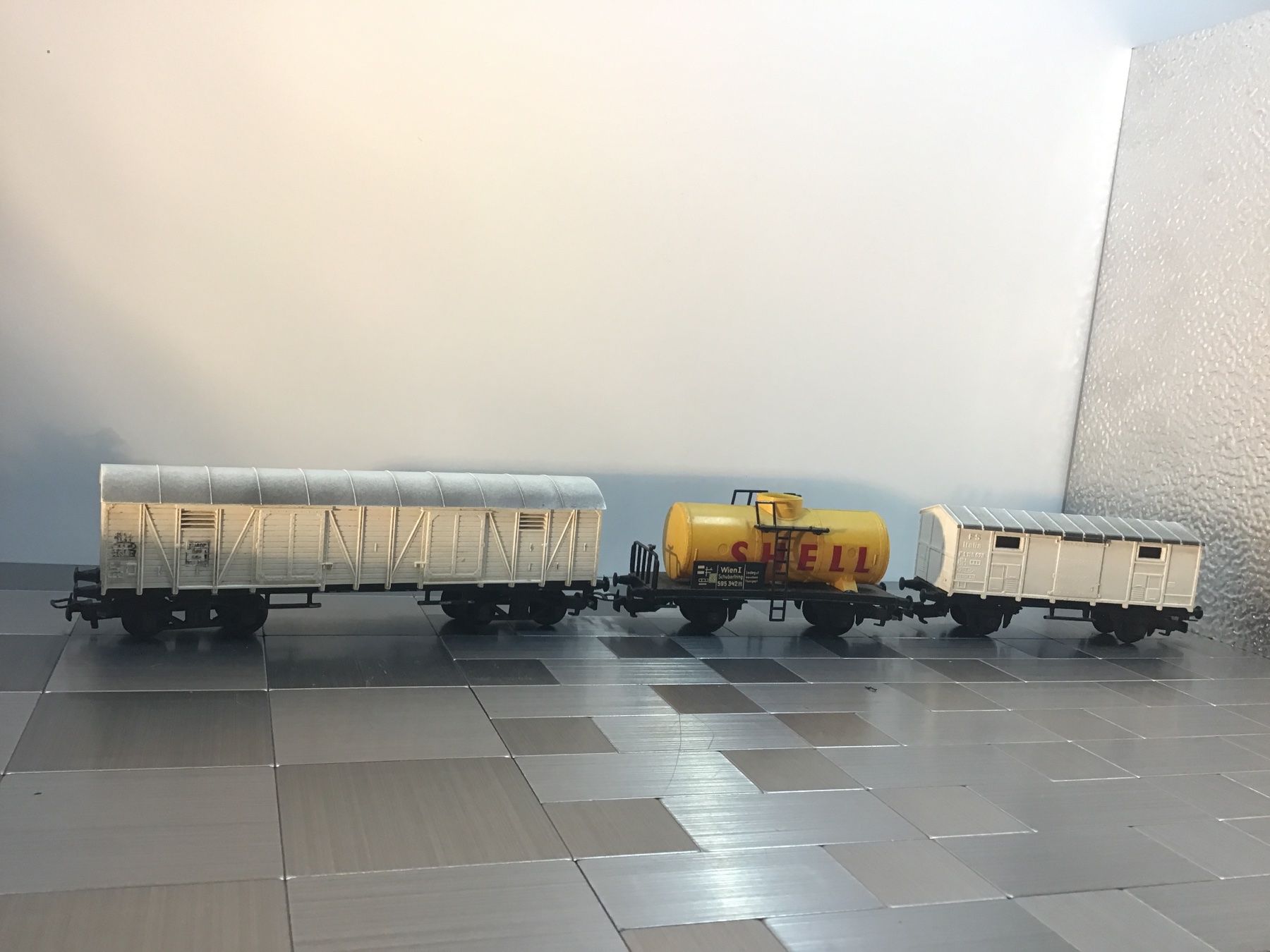 Kleinbahn Modelleisenbahnen: KLEINBAHN GÜTERWAGEN SPUR H0 – Gebraucht aus Männedorf von Spezial-Modelle 1