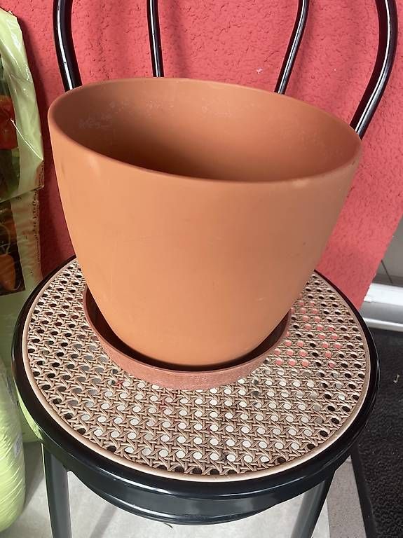 Pots de fleurs: Diverse Töpfe Pflanzentöpfe – D'occasion à Bergdietikon par antovale 1