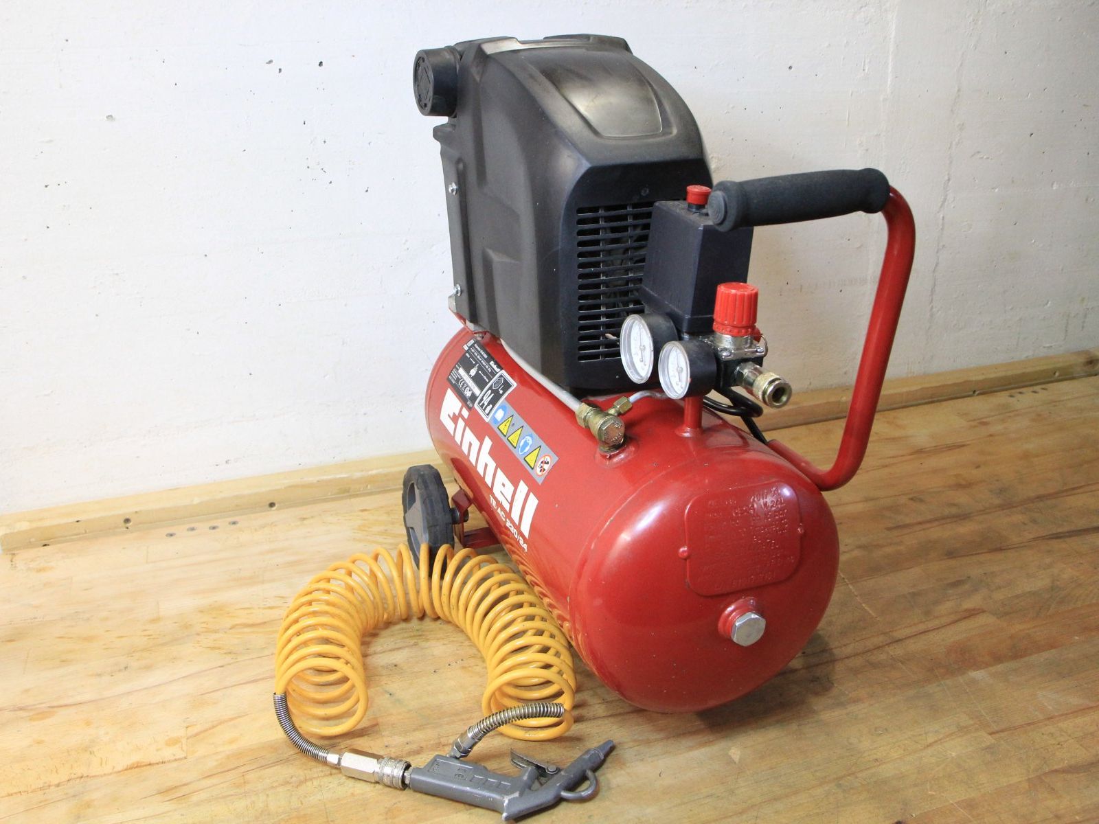 Einhell Tutti gli attrezzi: Kompressor Einhell TE-AC 230/24, 24 Liter, 8 Bar – Usato da Hölstein venduto da Kraftpaket 3