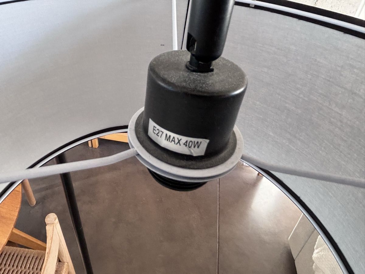 Lampade: Stehlampe schwarz mit Stoffschirm E27 – Usato da Zürich venduto da mme95 3
