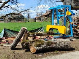 Sägewerk Lohnsägen Blockbandsäge Holz Baum Stamm Klotzbrett