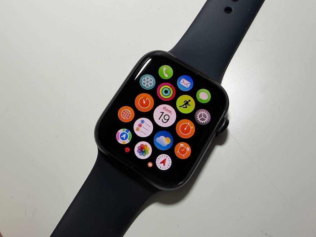 Smartwatch: Apple Watch 44 mm 4G - Galaxus – Usato da Buchrain venduto da PeterAmaral