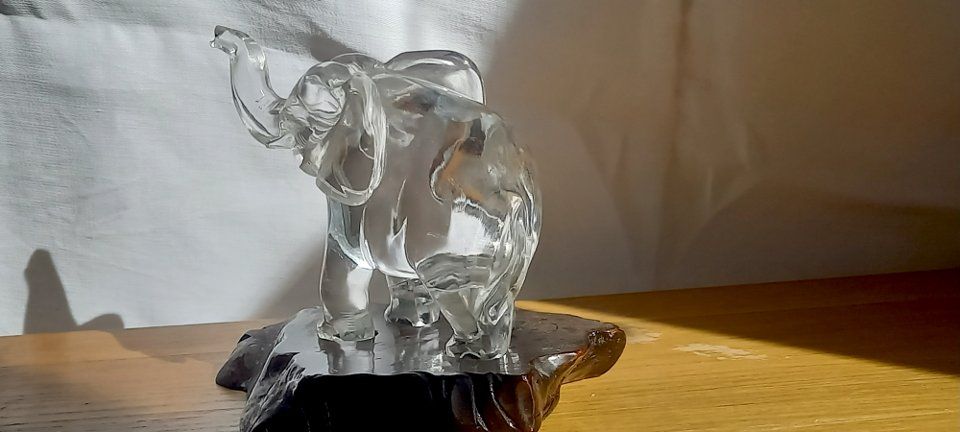 Statuette: Éléphant en verre sur support bois – Usato da Ponts-de-Martel venduto da Henri-Louis 2