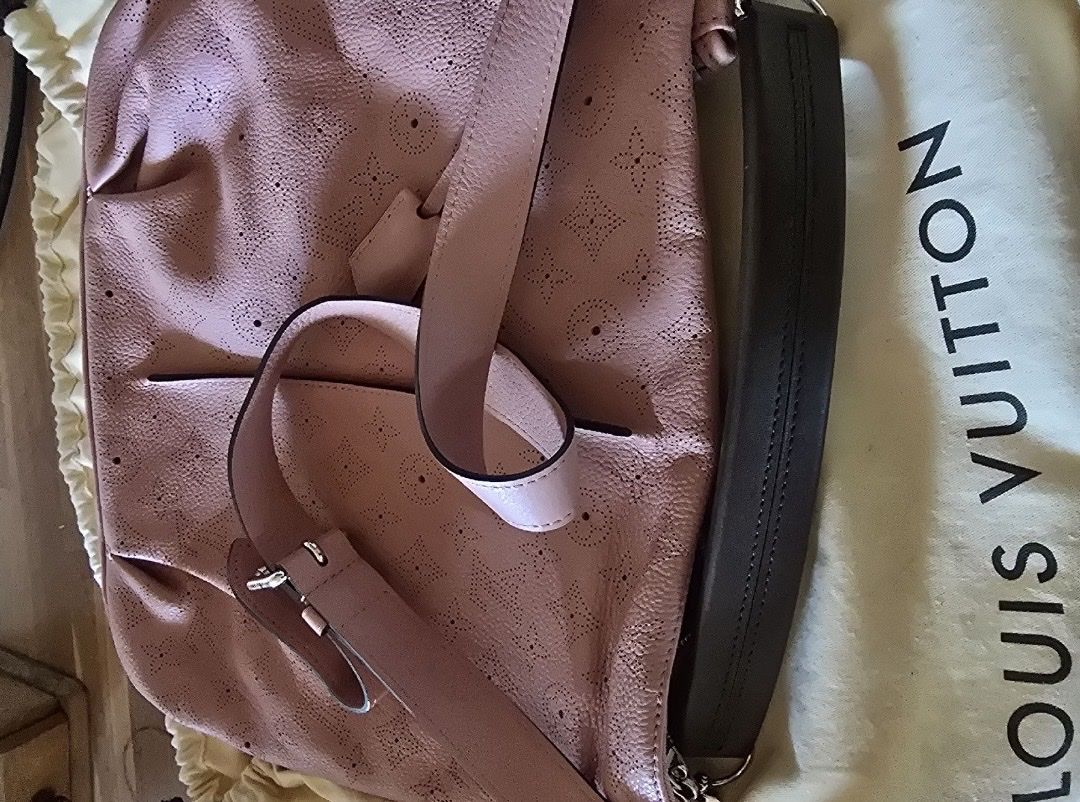 Louis Vuitton Sacs femmes: Louis Vuitton Mahina – Neuf (Voir description) à Murten par Lvfan4ever44 1