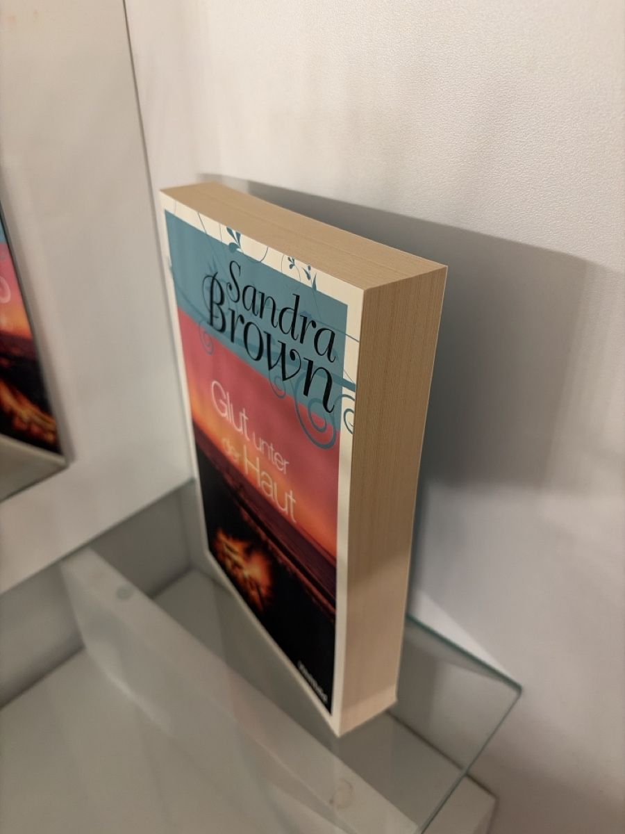 Libri: Sandra Brown - Glut unter der Haut – Nuovo (secondo la descrizione) da Winterthur venduto da may_7vq8 2