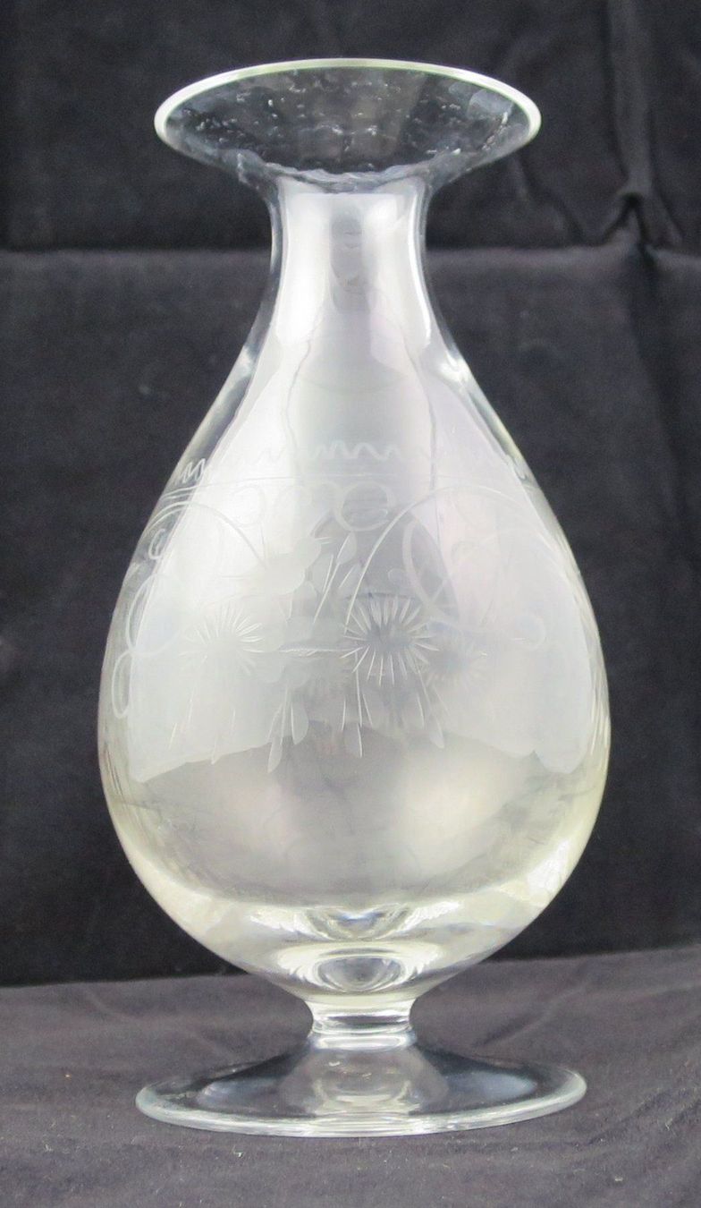 Vasen & Gefässe: Glas Vase, graviert, ca. 16 x 7,5 cm – Gebraucht aus Zürich von 1.Simon 7