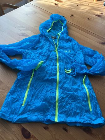 Jack Wolfskin Regenjacke, Gr. L superleicht mit Hülle, neuwe