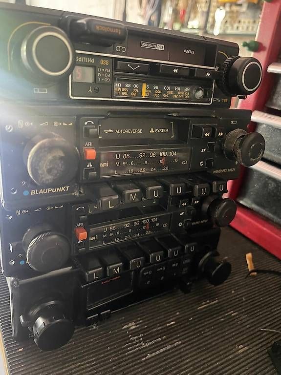 Radio: 4 alte Autoradios – Usato da Frauenfeld venduto da ale_5jgf 1