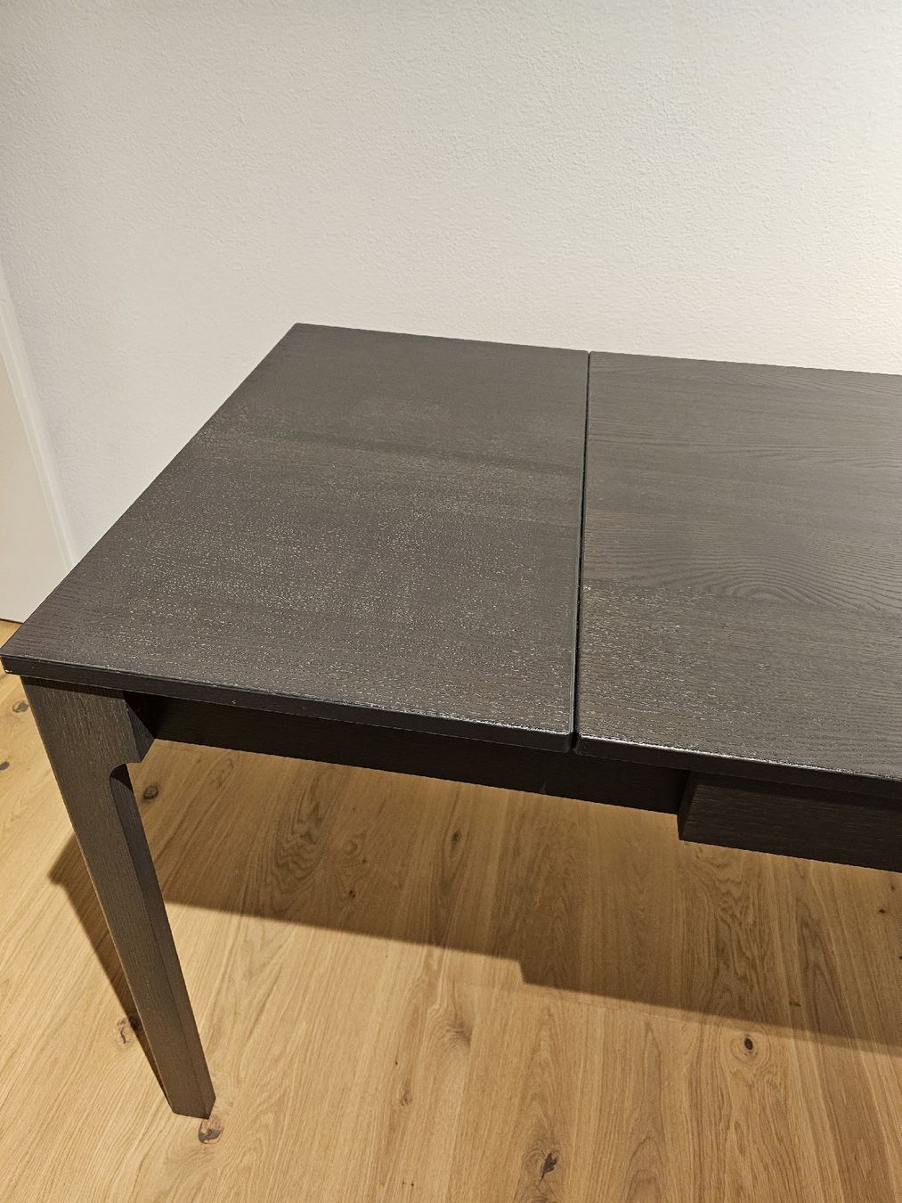 Tische: Extendable Dining Table Dark Wood in very good Condition – Gebraucht aus Ostermundigen von gar_lv2x 4