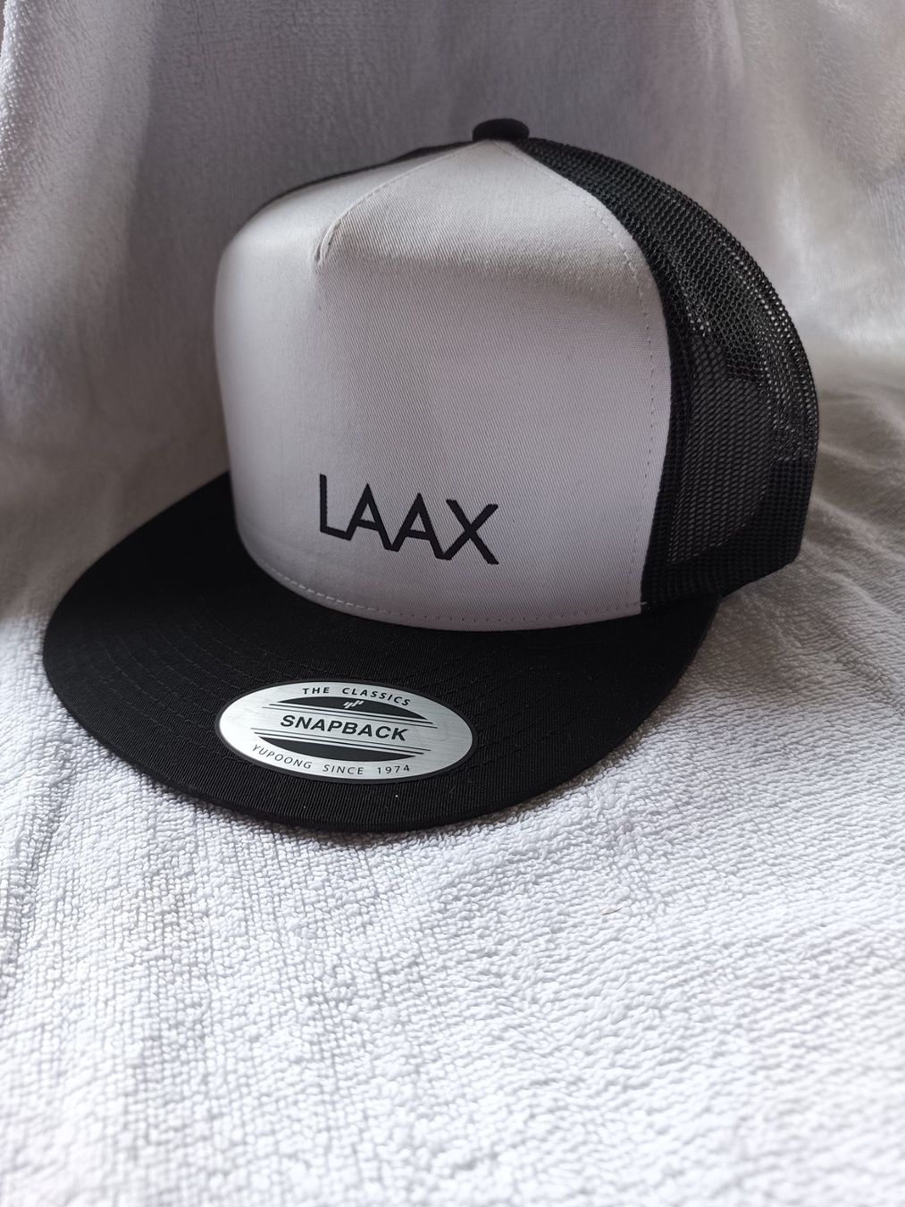 Hüte, Mützen & Caps: Laax Basecap / Cap (a) – Neu und originalverpackt aus Oberegg von A-Z.Handel.Loehrer