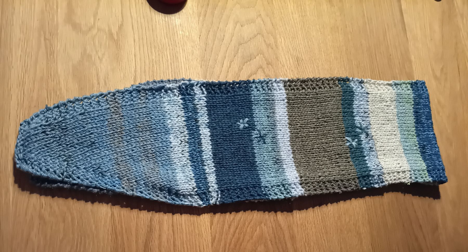 Foulard & Sciarpe: Gestrickter schal mit Streifenmuster neu – Nuovo (secondo la descrizione) da Burgdorf venduto da carodesign1