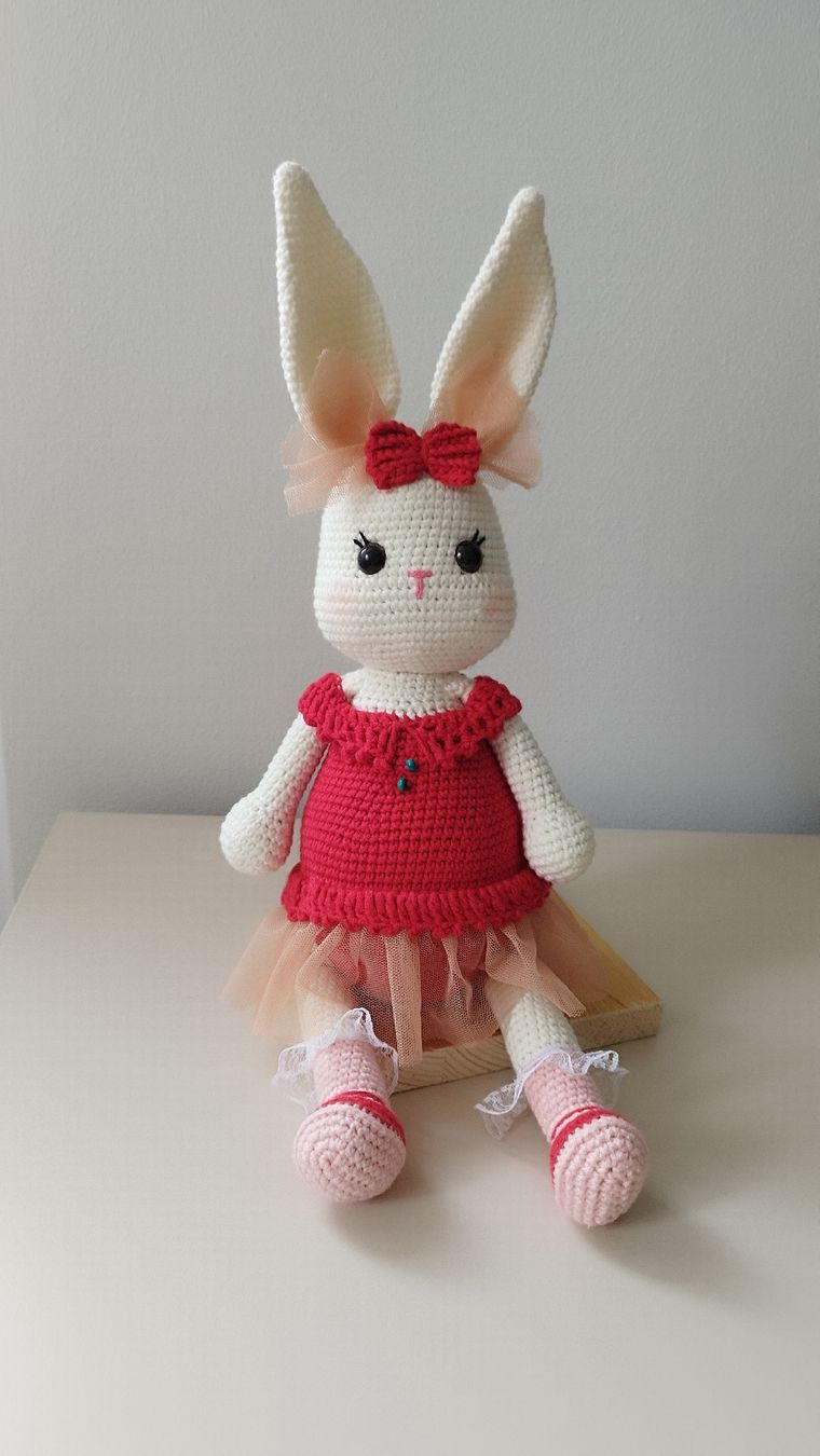 Bambole: Handmade Crochet Bunny Doll, New - Gift for Easter! 42cm – Nuovo e nell'imballaggio originale da Arnex-sur-Orbe venduto da can_97vn