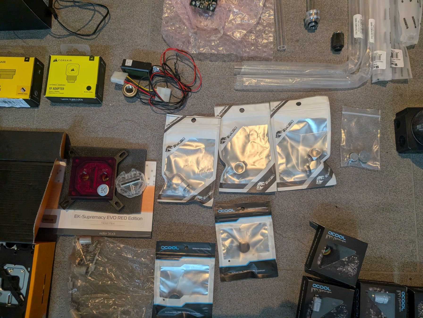 Composants électroniques: Div. Custom Loop Komponenten, Teilweise neu und ungebraucht – D'occasion à Schwarzenegg par Chiesa 3