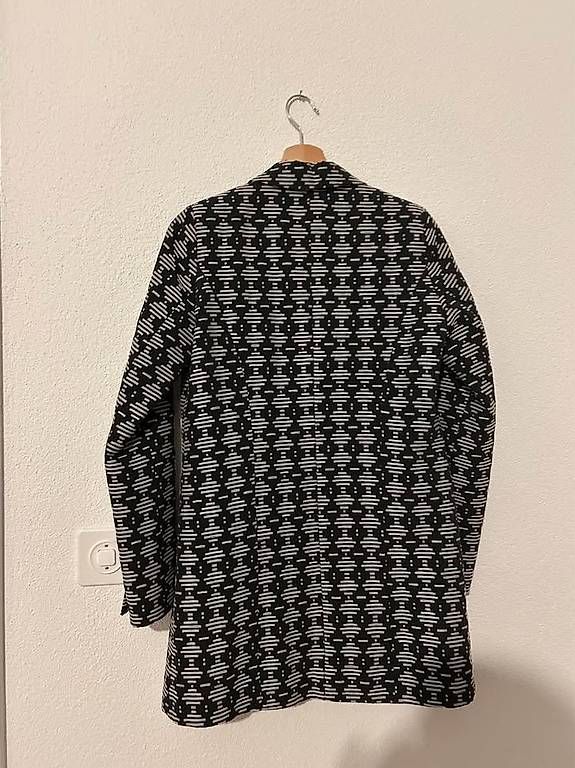 Giacche: Oasis Black & White Geo Print Longline Jacket, size S – Usato da Schlieren venduto da jul_yrw7 1