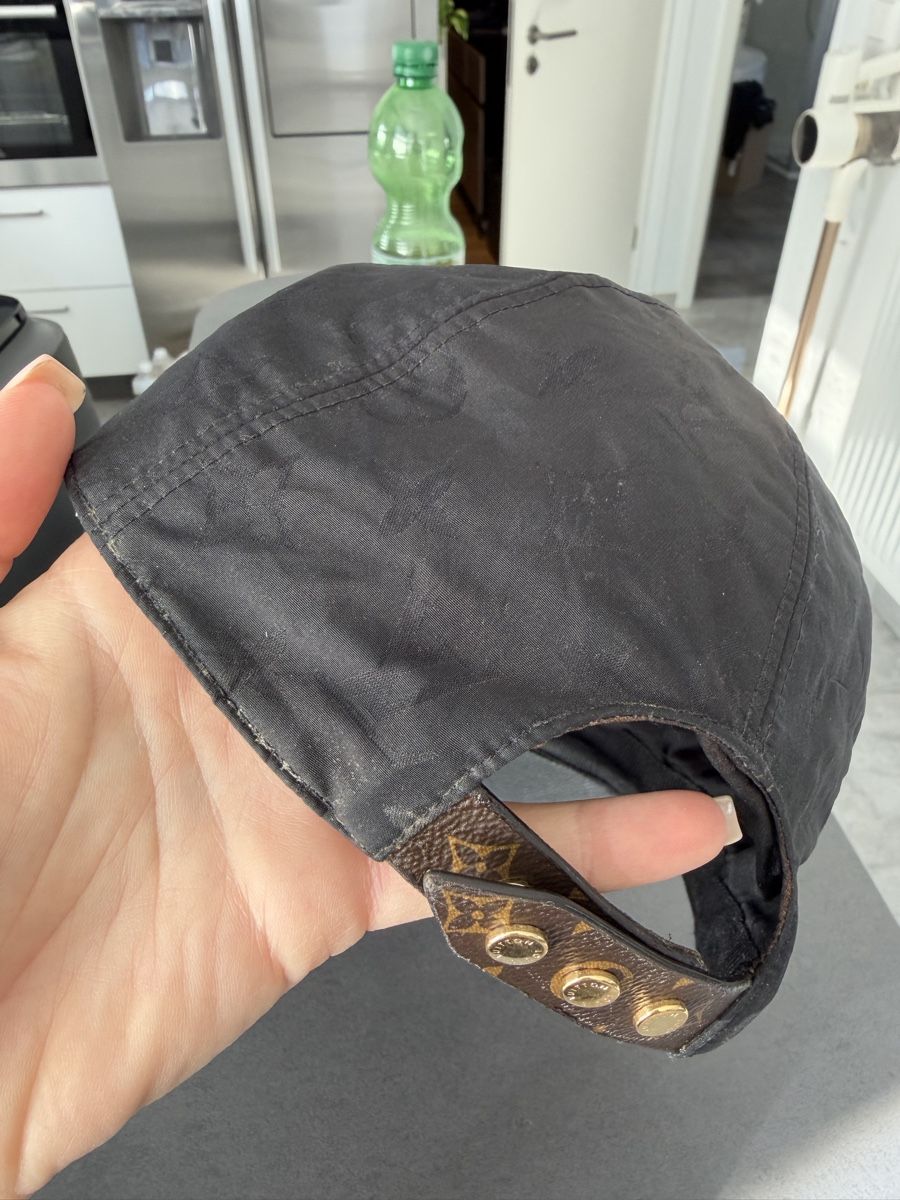 Louis Vuitton Sonstige Kleidung & Accessoires: Louis Vuitton Cap schwarz braun mit Monogram Muster – Gebraucht aus Sierre von Nessii 1